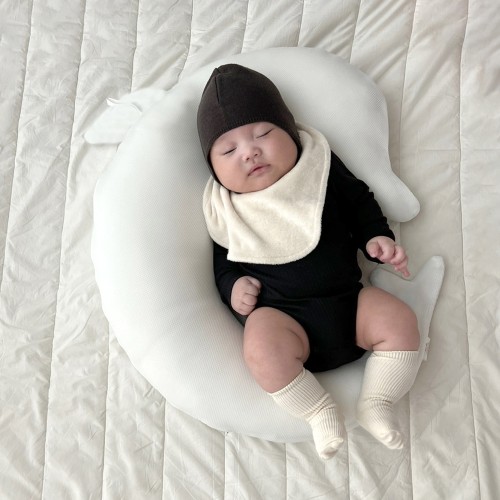 우리 아기 꿀잠 위한 헤헤 돌고래 옆잠 베개, 신생아 두상 모로반사 걱정 끝!