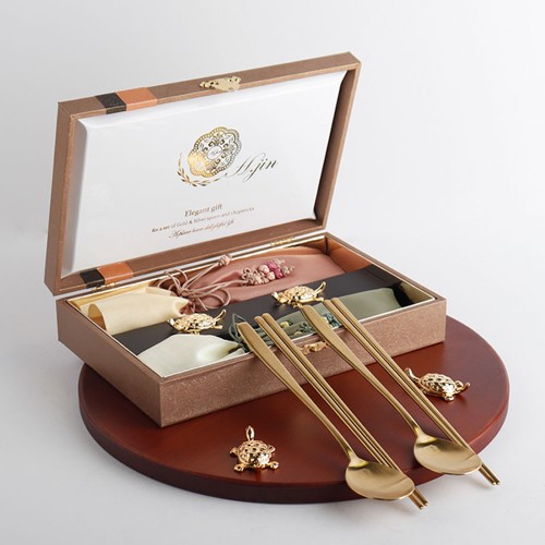 백수백복 골드티타늄 수저세트(B) 부모님생신 결혼기념일 명절선물 칠순 팔순 답례품 대표 이미지