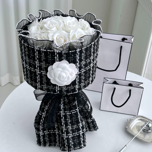 졸업식꽃다발, 시들지 않는 나빌레라 플레르 비누꽃다발로 특별함을 더했어요!