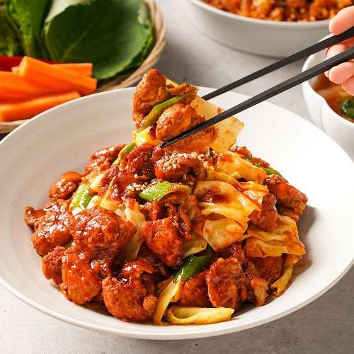 홍익 닭갈비, 춘천 원조 맛 그대로 캠핑장으로